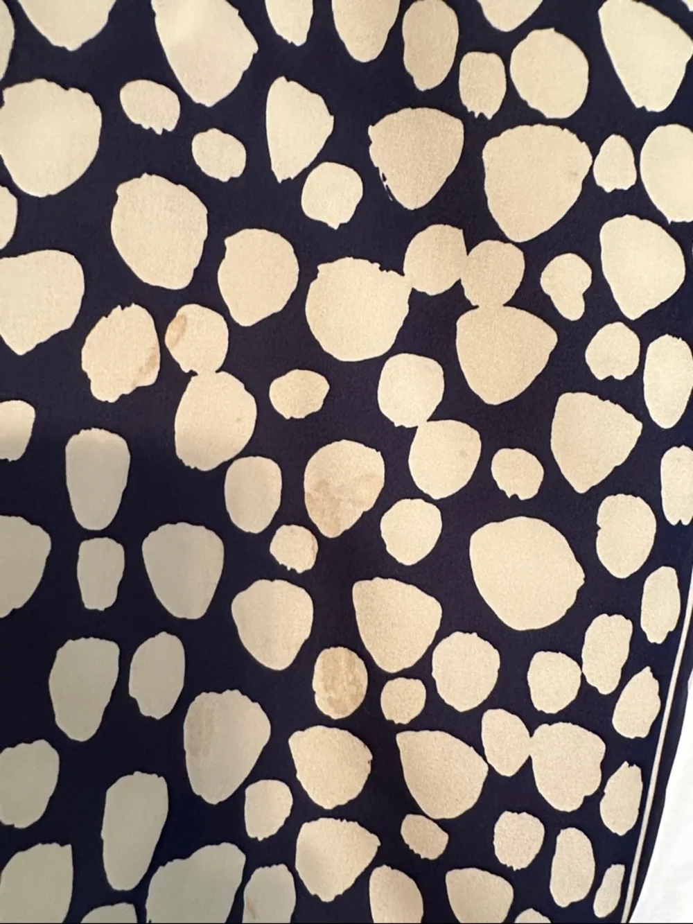 Vintage Vera‎ Navy Blue & Tan Abstract Pebble Scarf
